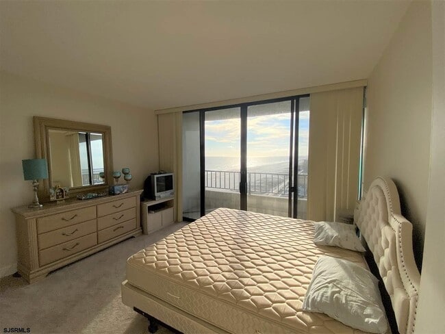 Building Photo - 3851 Boardwalk