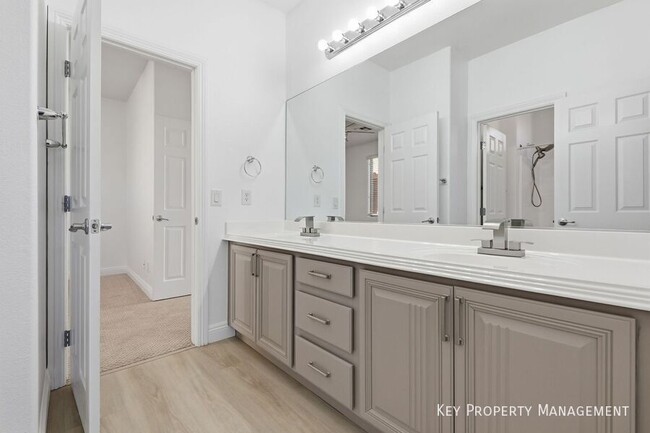 Building Photo - 956 Via Canale Dr