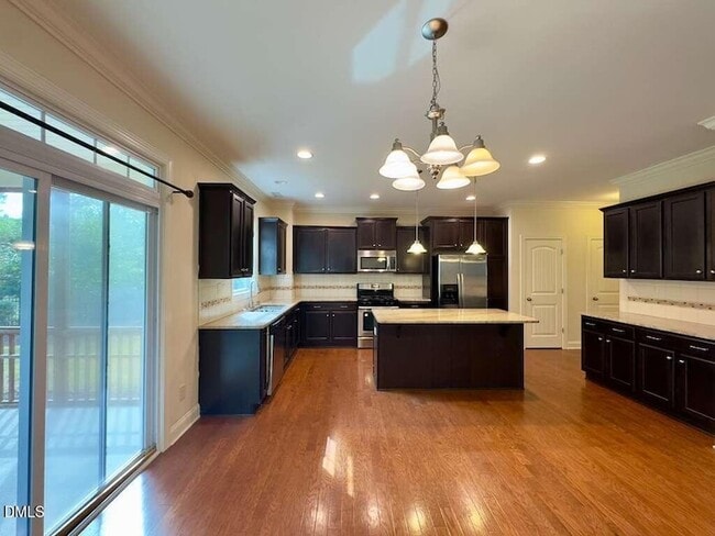 Building Photo - 4008 Vallonia Dr