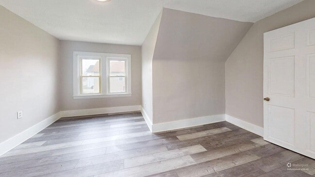 Building Photo - Lorain 2 Bedroom Single Family Home