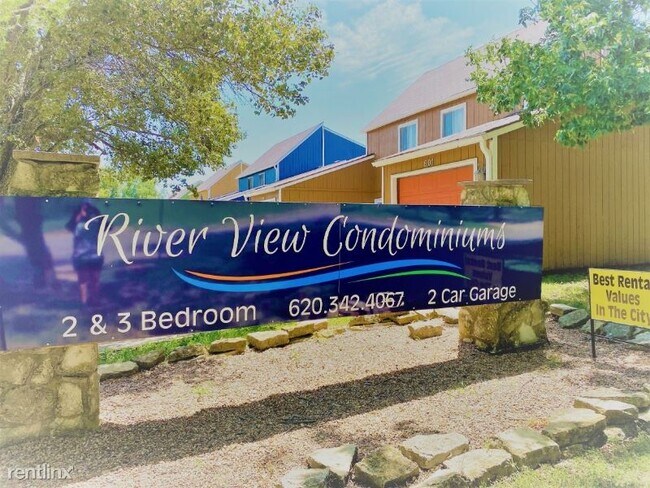 Building Photo - 3 br, 2 bath Condo - 919 Riverview Dr