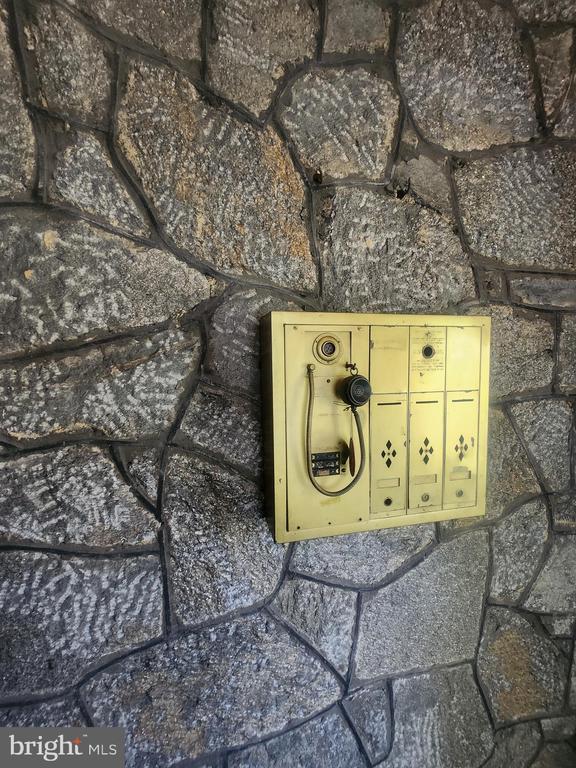 Building Photo - 6709 N 6th St