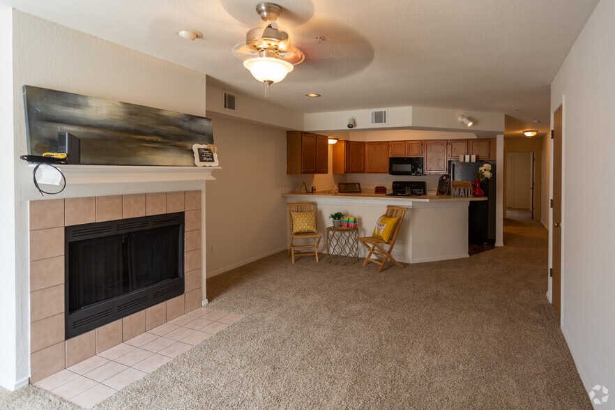 Primary Photo - Persimmon Square Apartments