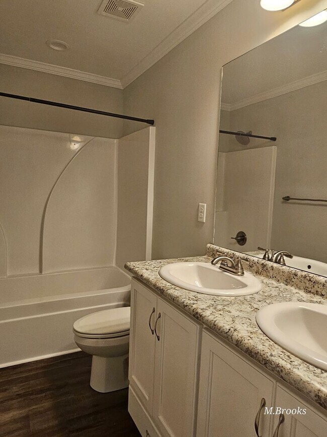 Building Photo - 1704 Almond Tree Pl