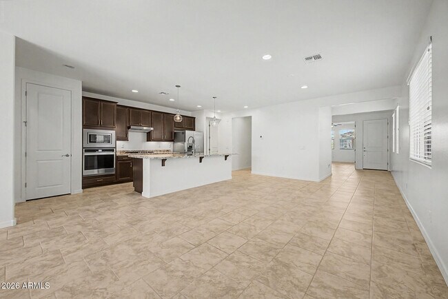 Building Photo - 17239 W Desert Sage Dr