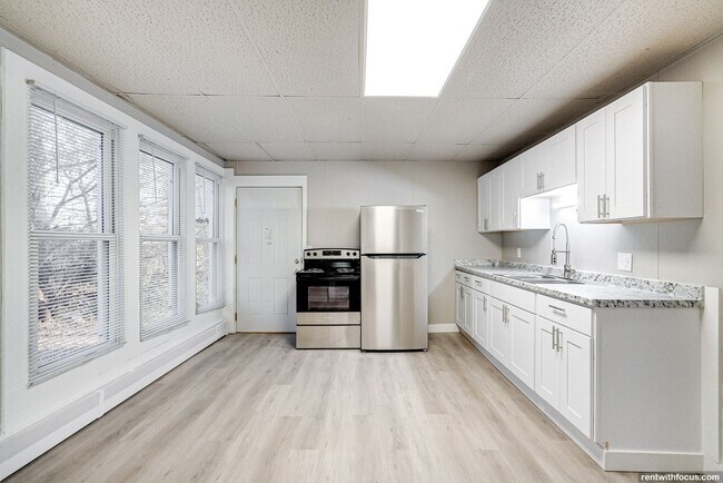 Building Photo - 416 High St