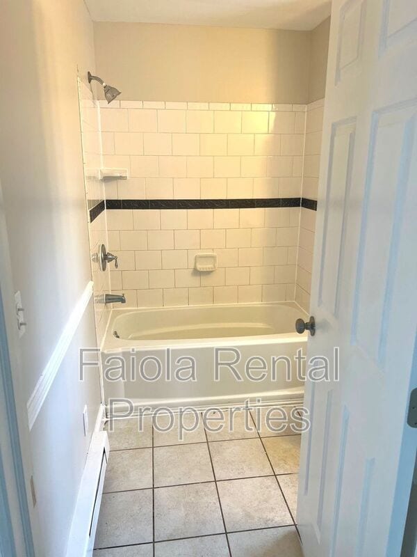 Building Photo - 319 Maurice St