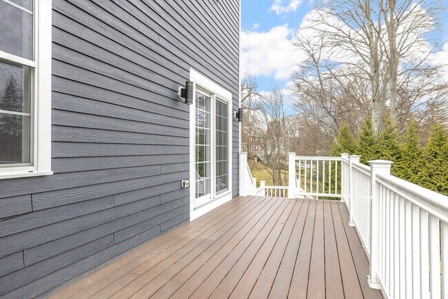 Building Photo - 53 Old Mystic St