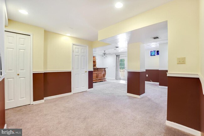 Building Photo - 817 Falcon Dr