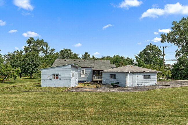 Building Photo - 11401 McCarthy Rd