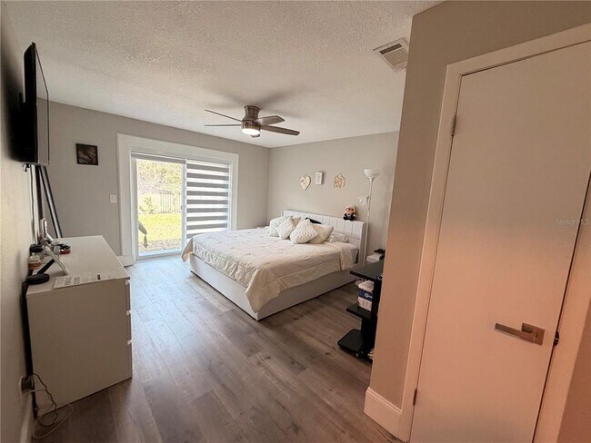 Building Photo - 106 W Cedarwood Cir