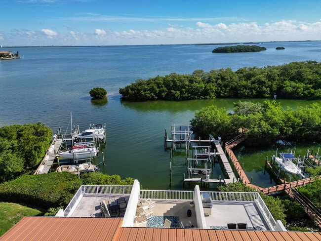 Building Photo - 1593 Pinellas Bayway S