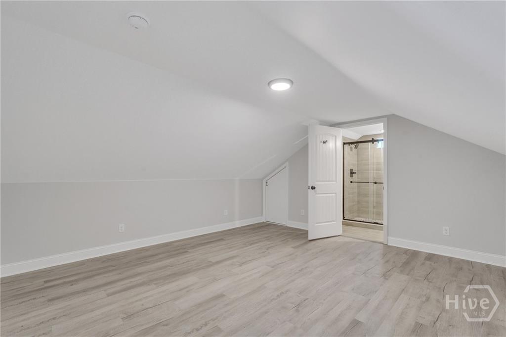 Building Photo - 1112 E Waldburg St