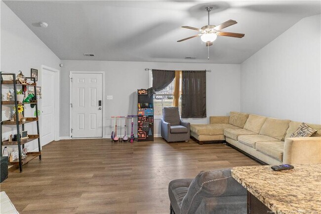 Building Photo - 140 Denning Farms Ln