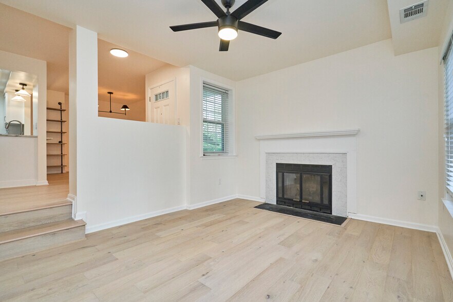 Building Photo - 2919 S Woodley St