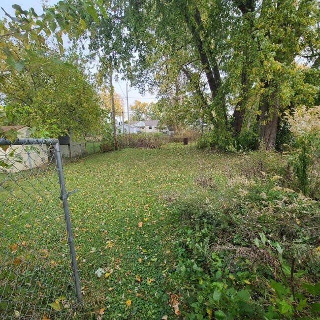 Building Photo - 1927 Sunnymede Dr