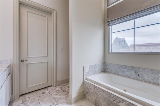 Building Photo - 3535 Gillespie St