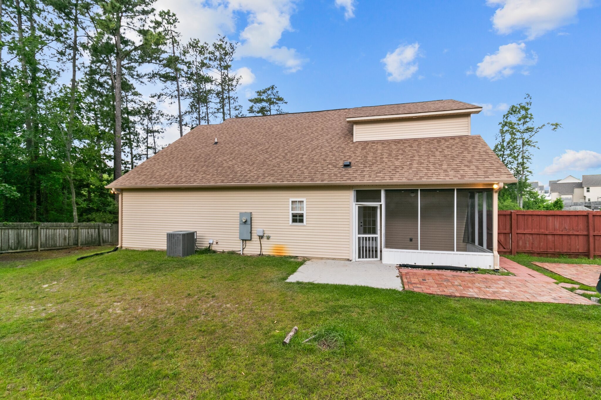 Building Photo - 6471 Chamblee Dr