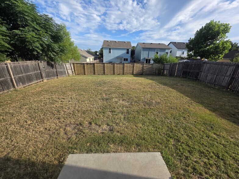 Building Photo - 1336 Glen Garden Dr