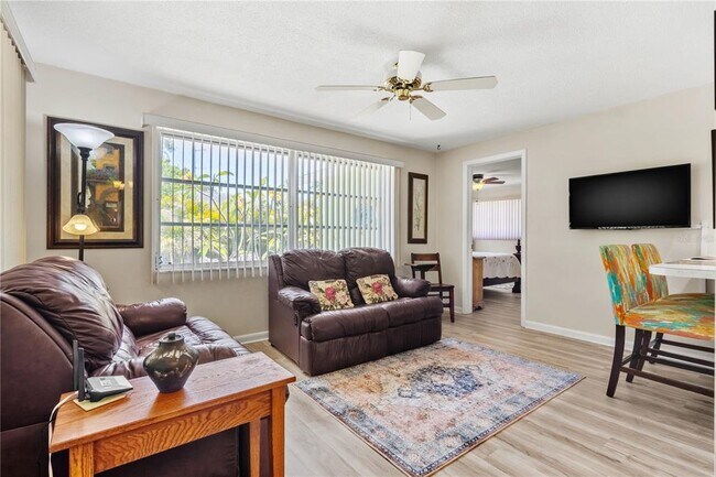 Building Photo - 501 Milwaukee Ave