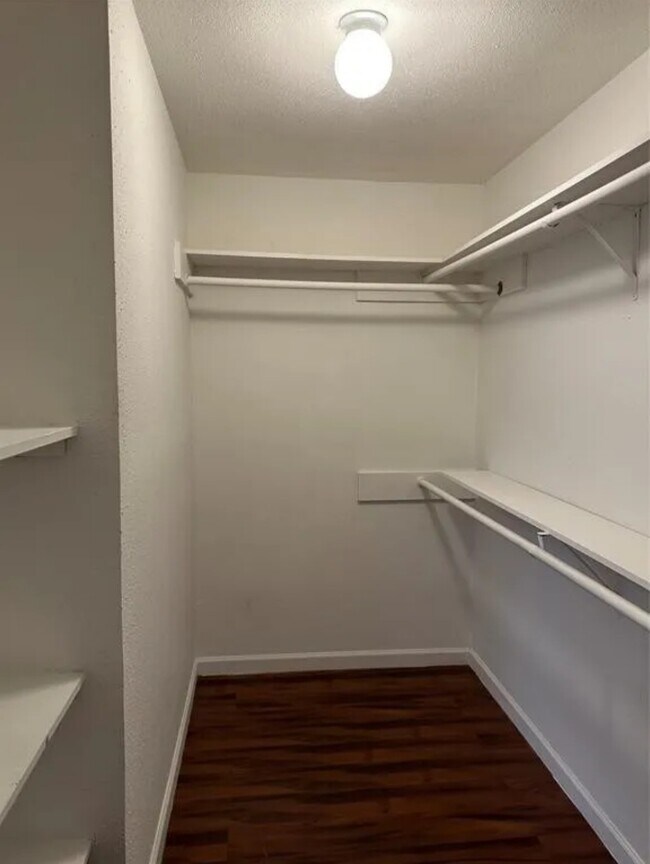 Building Photo - 9550 Deering Dr