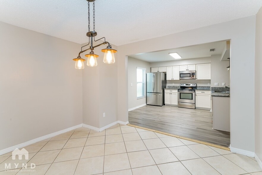 Building Photo - 14013 Fullerton Dr