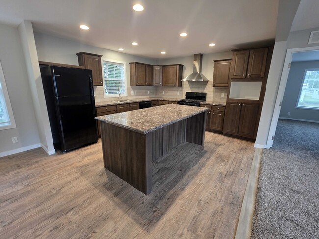 Building Photo - 4548 Spruce Ct