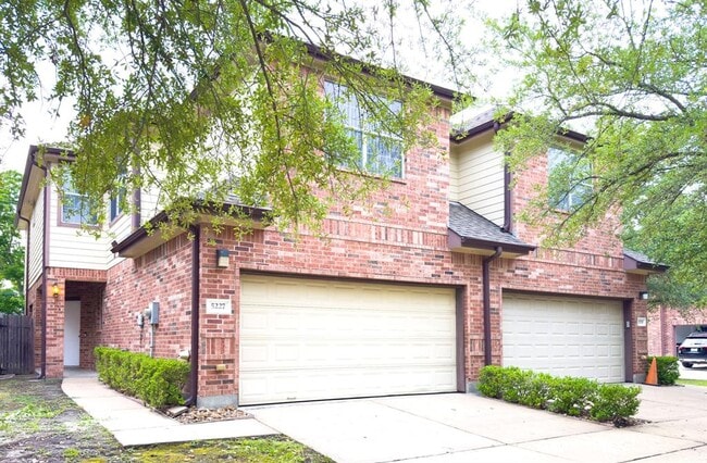 Building Photo - 5227 Brinkman Ct