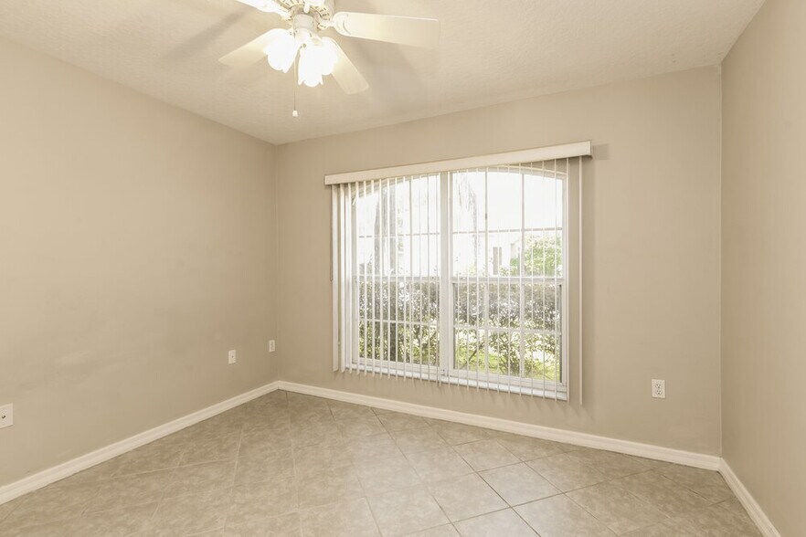 Building Photo - 16623 Rising Star Dr