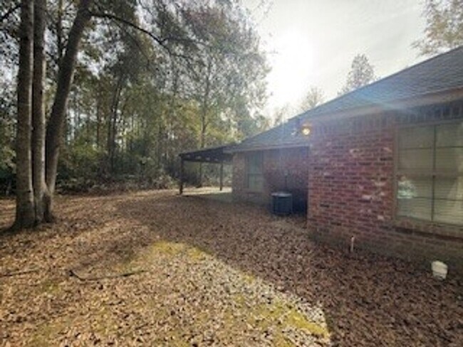 Building Photo - Country side home