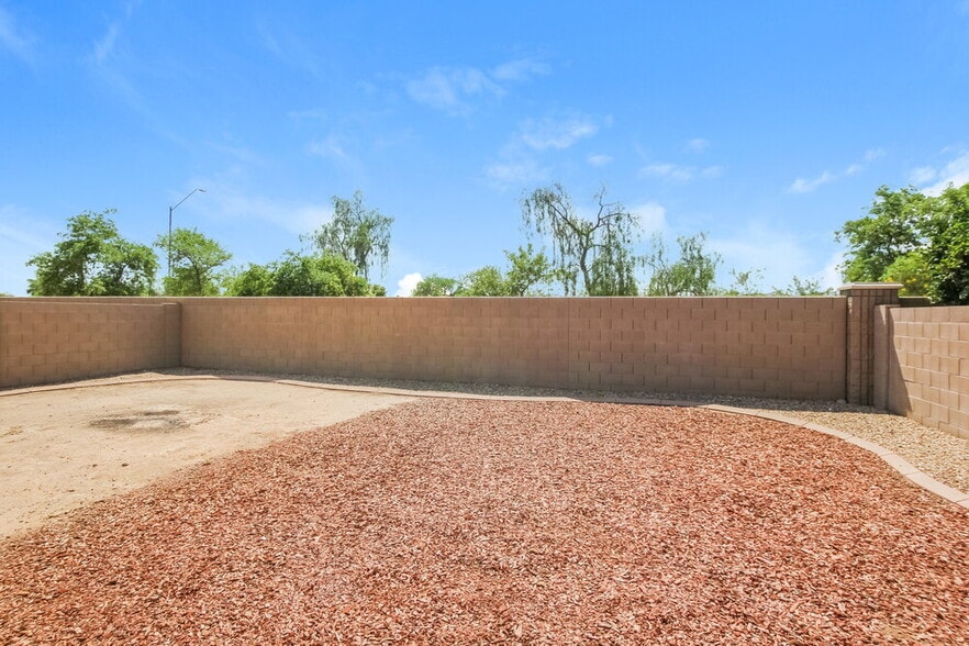 Building Photo - 15214 N 138th Ln