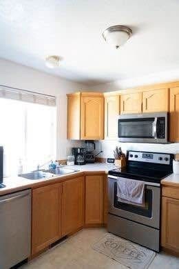 Building Photo - 985 E 100 S