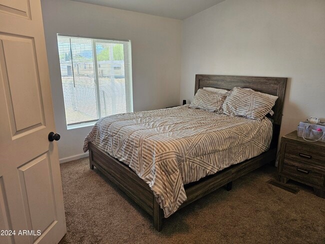 Building Photo - 1042 W Ocotilla St