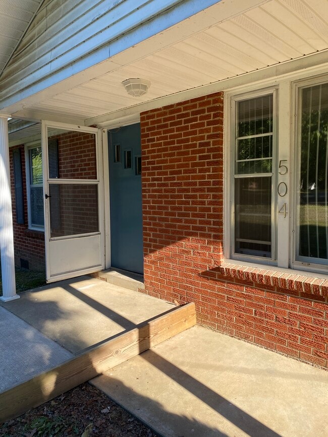 504 Front Door - 504 Luther Rd