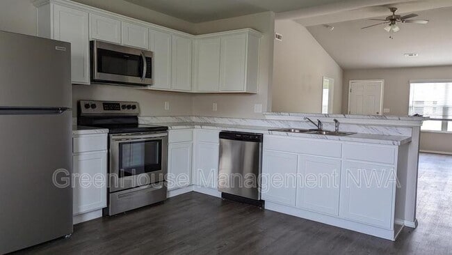 Building Photo - 1771 Hermitage Dr