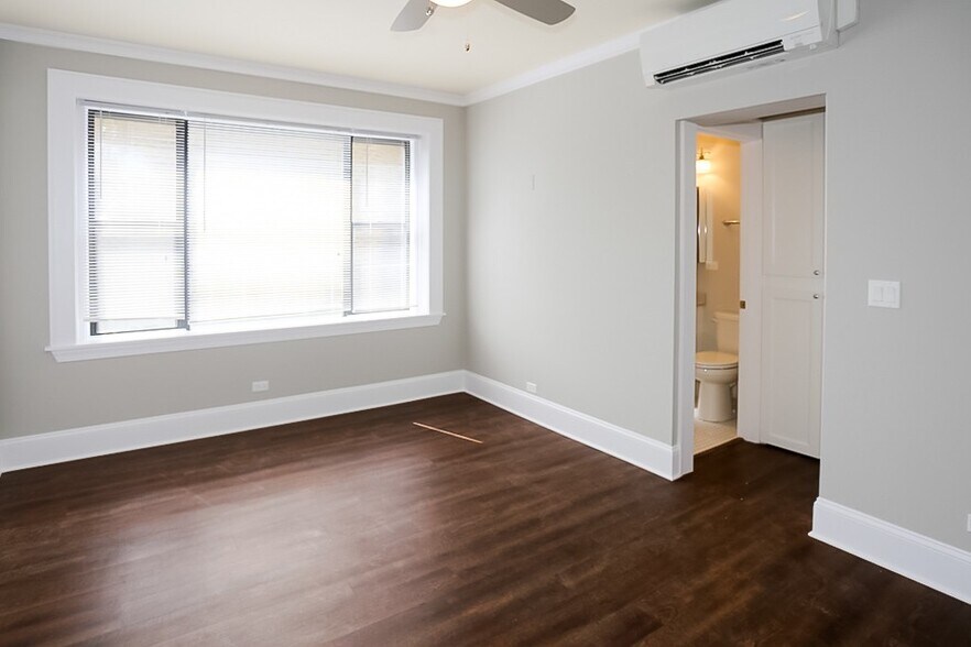 Building Photo - 817 W Lakeside Pl