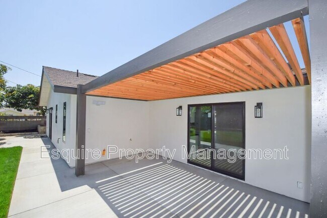Building Photo - 1530 Dapple Ave