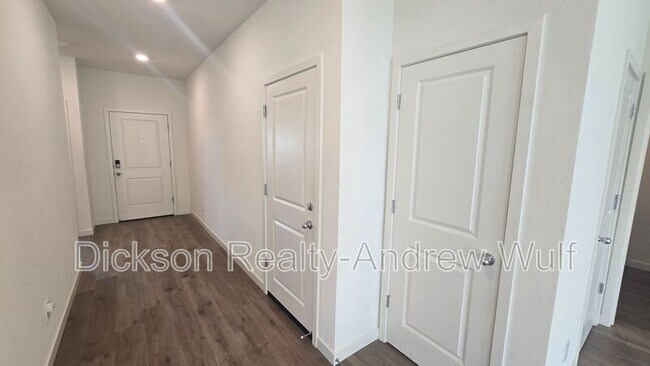 Building Photo - 7571 Grassy Plns Dr