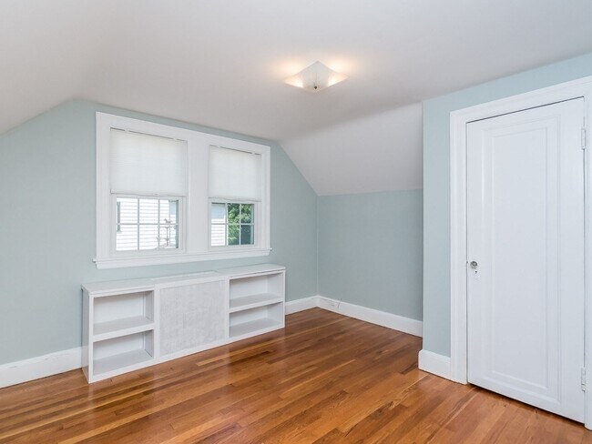 Building Photo - 36 Bonad Rd