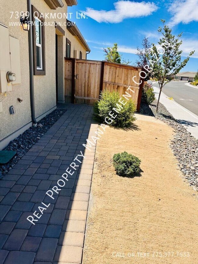 Building Photo - 7399 Oakmont Ln