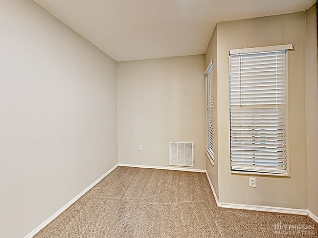Building Photo - 8017 Lansing Dr