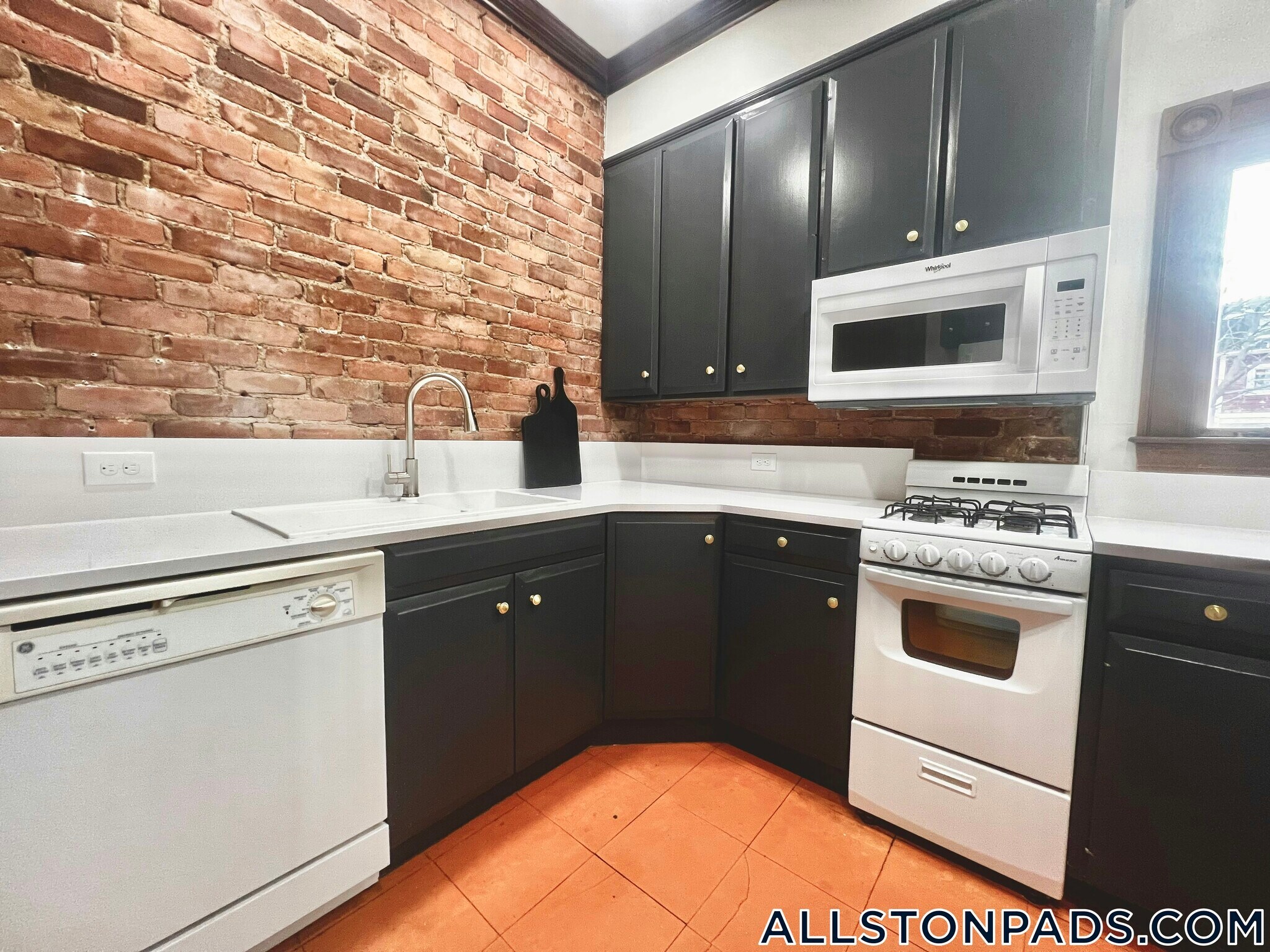 Building Photo - 78 Aldie St
