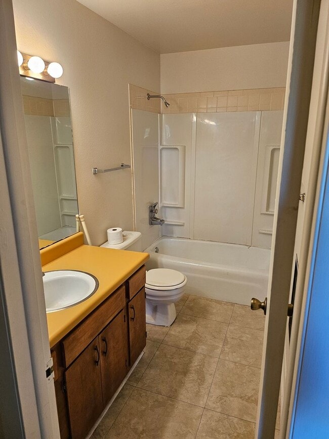 Building Photo - 47 Douglas Ln