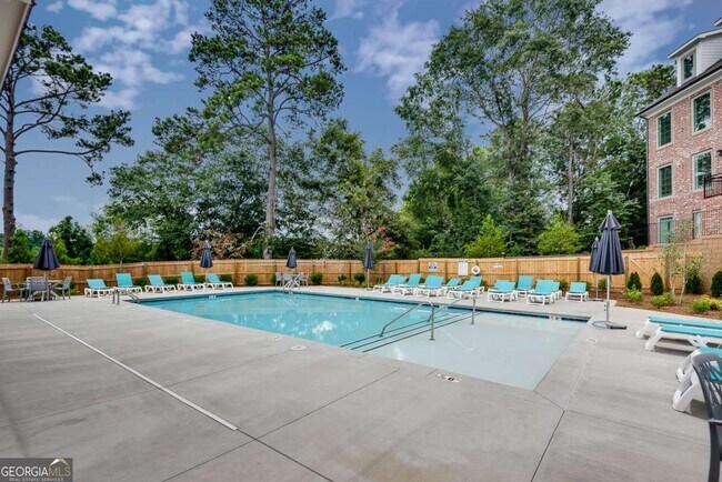 Building Photo - 513 Burton Dr