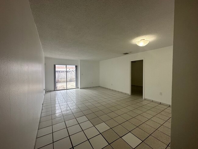 Building Photo - 21444 NW 40th Circle Ct