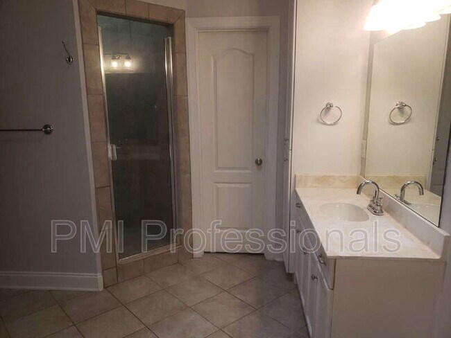 Building Photo - 1205 Cascade Falls Dr