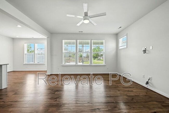 Building Photo - 9893 Honeybee Dr