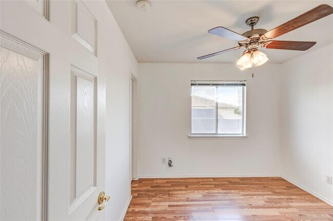 Building Photo - 1609 Anise Dr