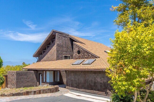 Building Photo - Iconic A-Frame Encinitas 4 Bed + Studio Sp...