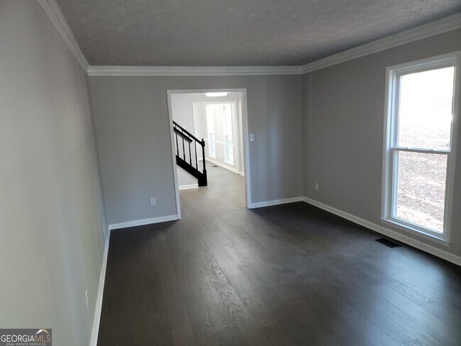 Building Photo - 260 Greenfield Cir